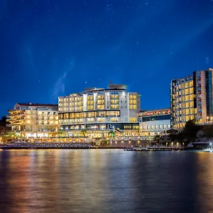 https://charisma-de-luxe-kusadasi.aegeanhotels.net